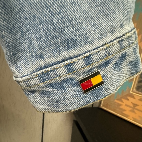 Vintage Tommy Hilfiger embellished denim jacket with pink and gold embroidering - Picture 6 of 6